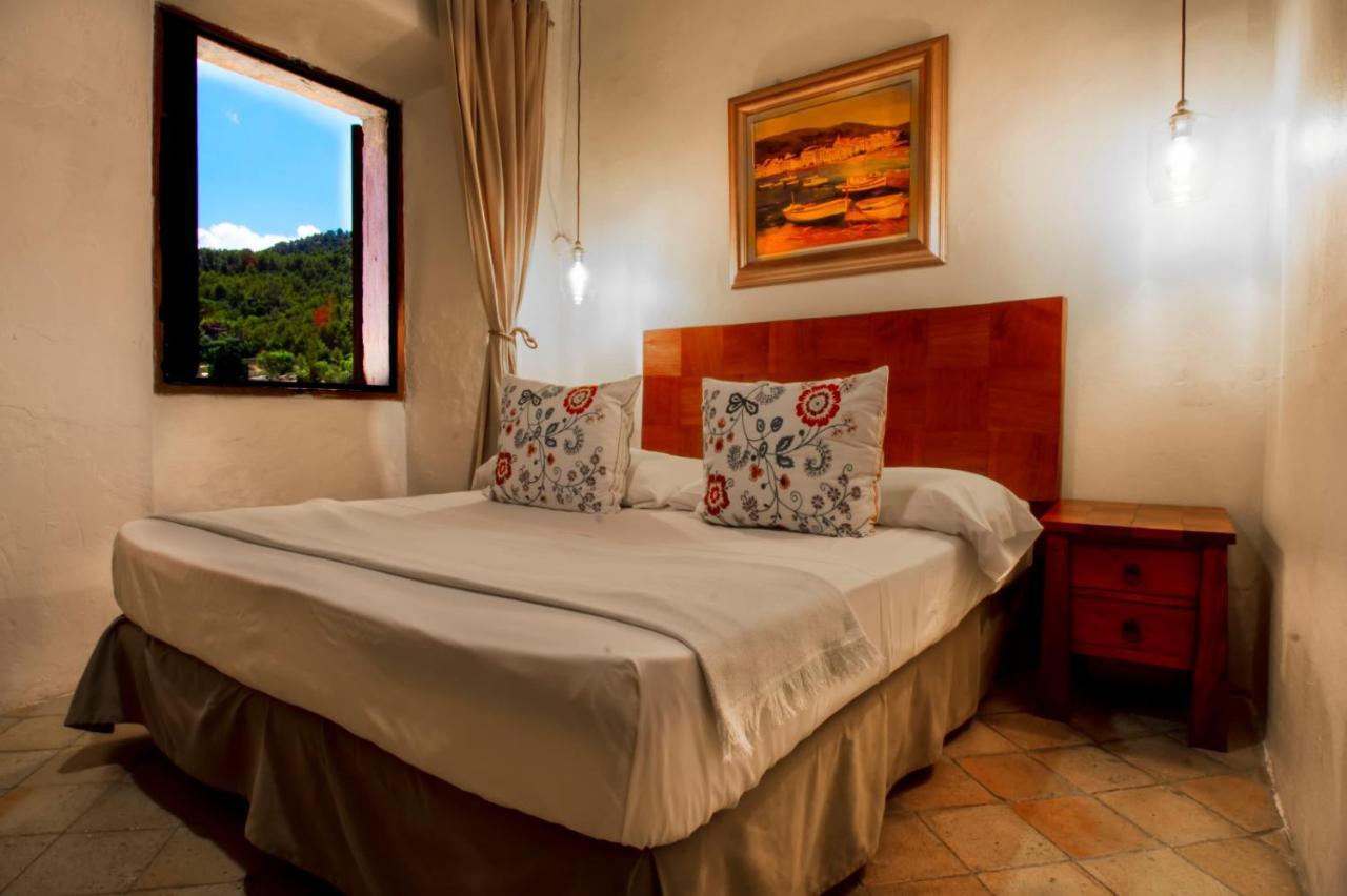 S'Hostal D'เอสปอร์เลส ภายนอก รูปภาพ