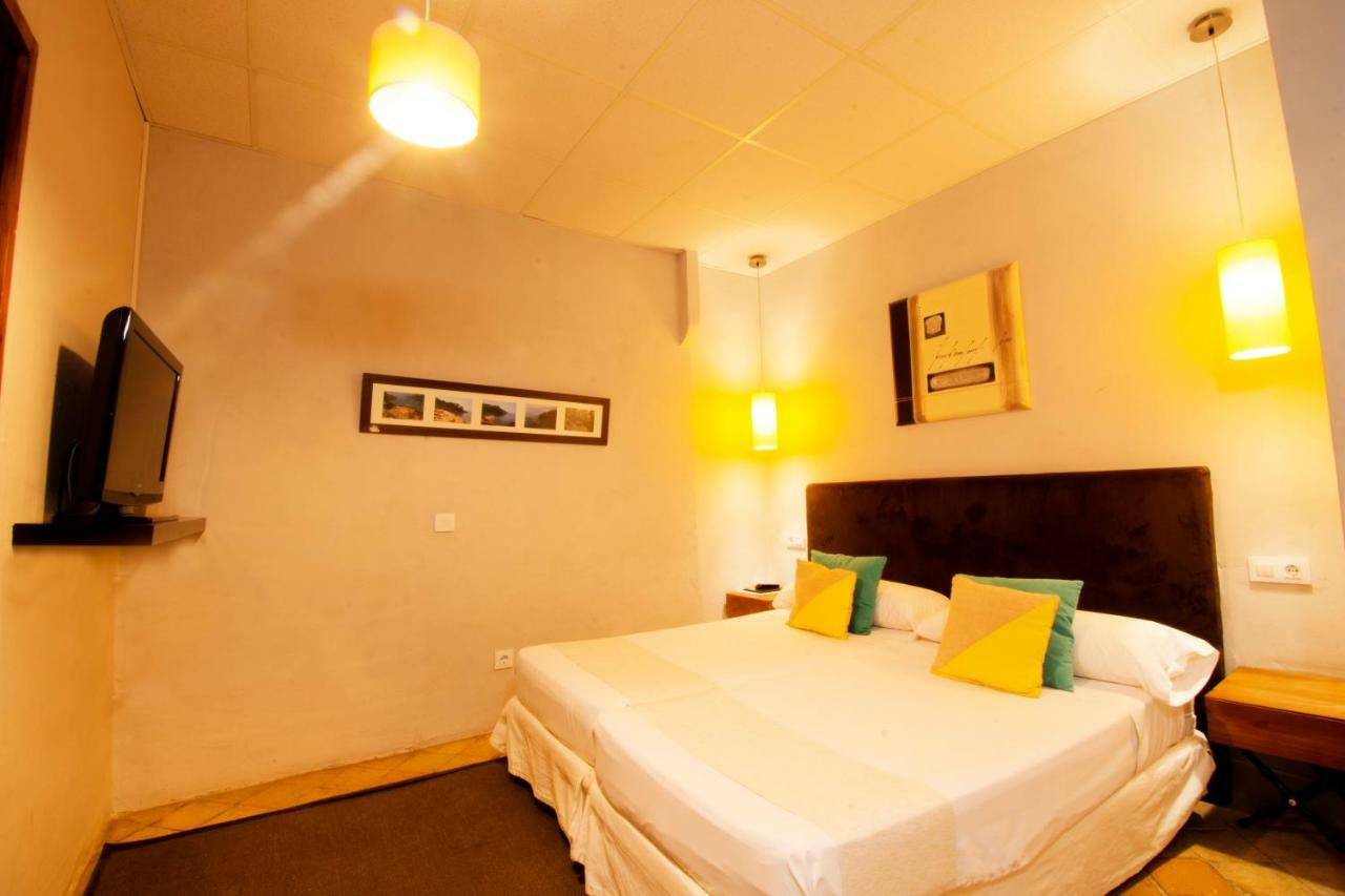 S'Hostal D'เอสปอร์เลส ภายนอก รูปภาพ